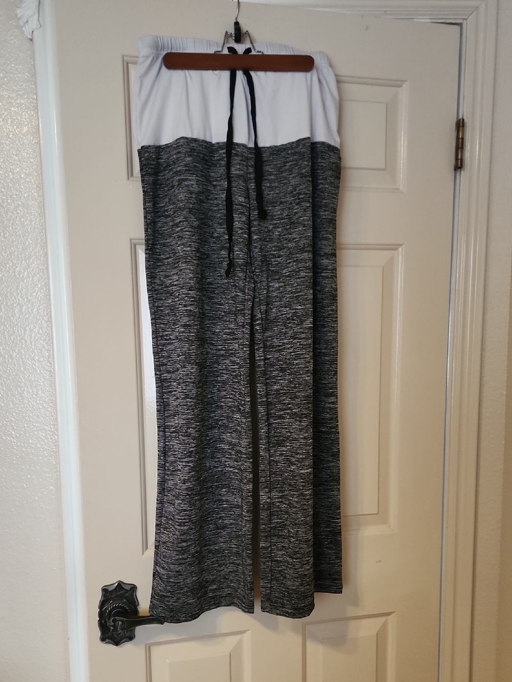 Two-Tone Drawstring Jogger Pants in White & Gray